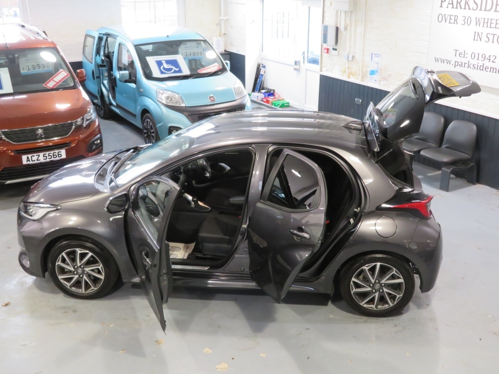 Used Toyota Yaris 2022 for sale - 76414037: Photo 19