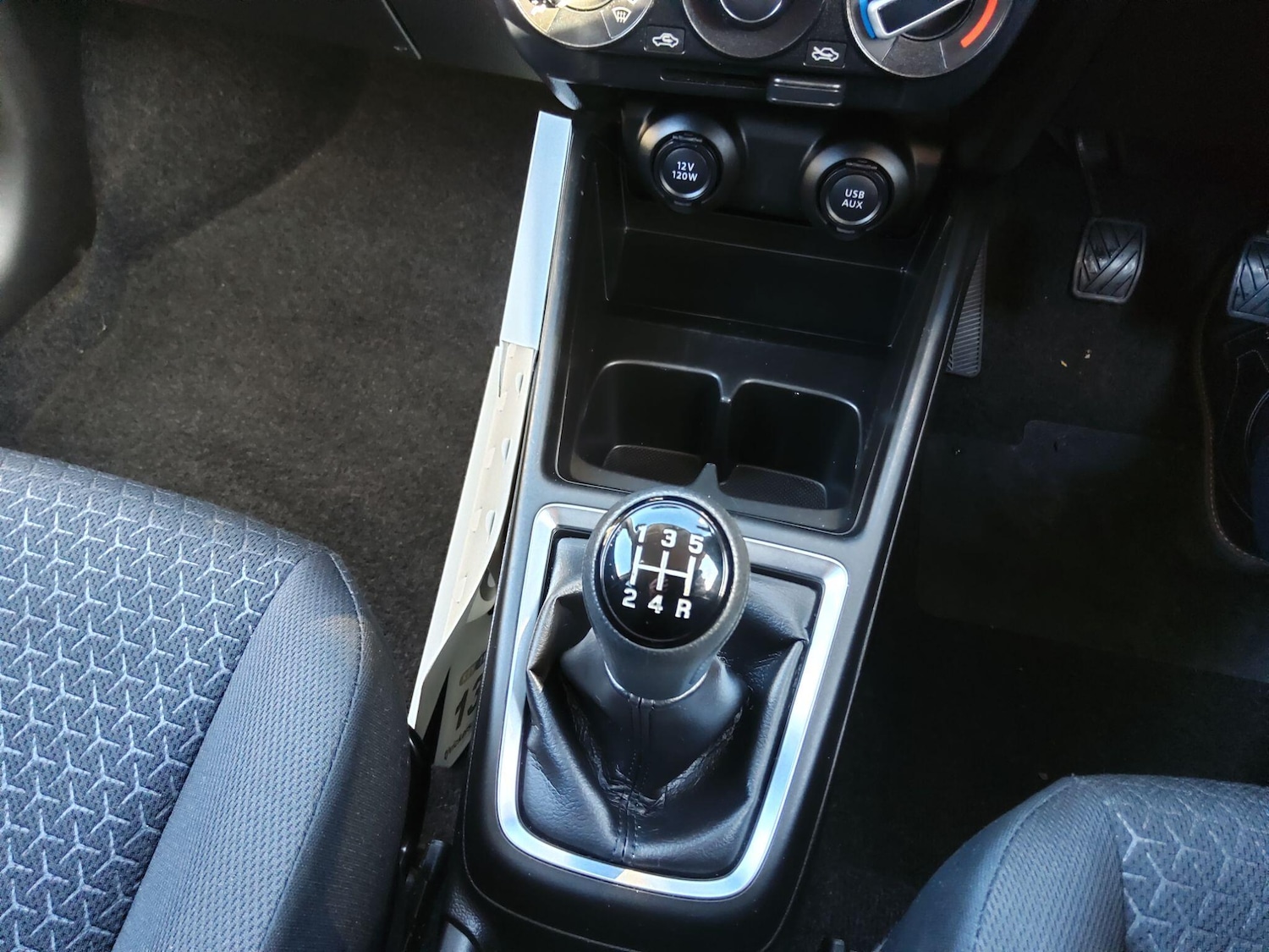 Used Suzuki Swift 2023 for sale - 77143935: Photo 12