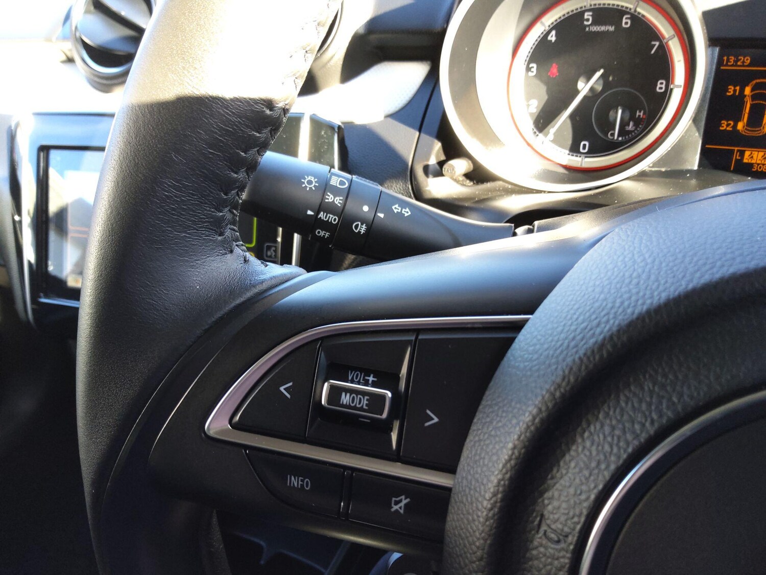 Used Suzuki Swift 2023 for sale - 77143935: Photo 17