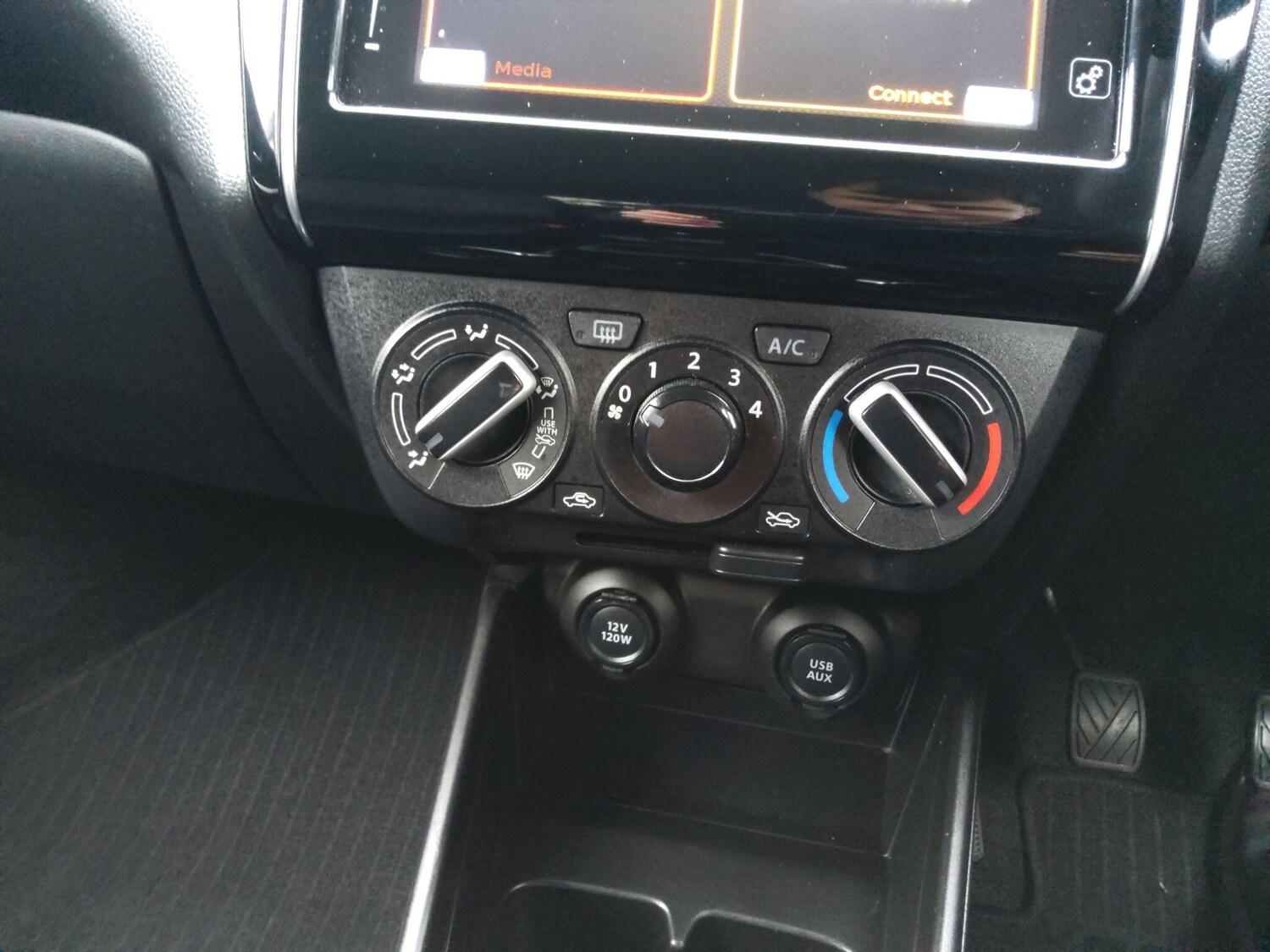 Used Suzuki Swift 2024 for sale - 77574636: Photo 25