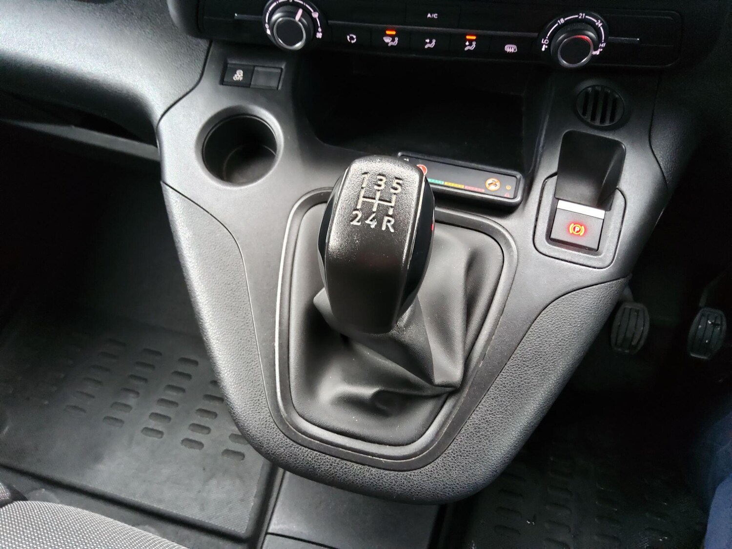 Used Peugeot Partner 2019 for sale - 77468725: Photo 13