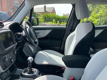 Used Jeep Renegade 2020 for sale - 79361701: Photo