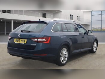 Used Skoda Superb 2019 for sale - 78096021: Photo