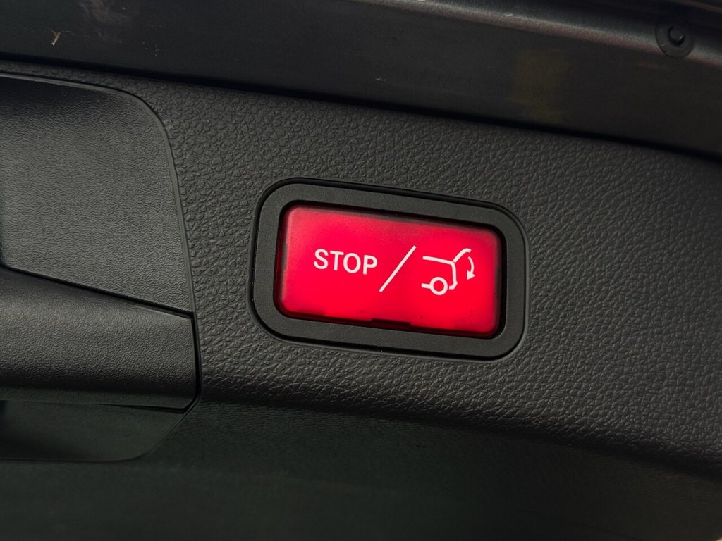 Used Mercedes-Benz C Class 2017 for sale - 76558522: Photo 12