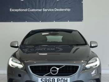 Used Volvo V40 2019 for sale - 74876758: Photo