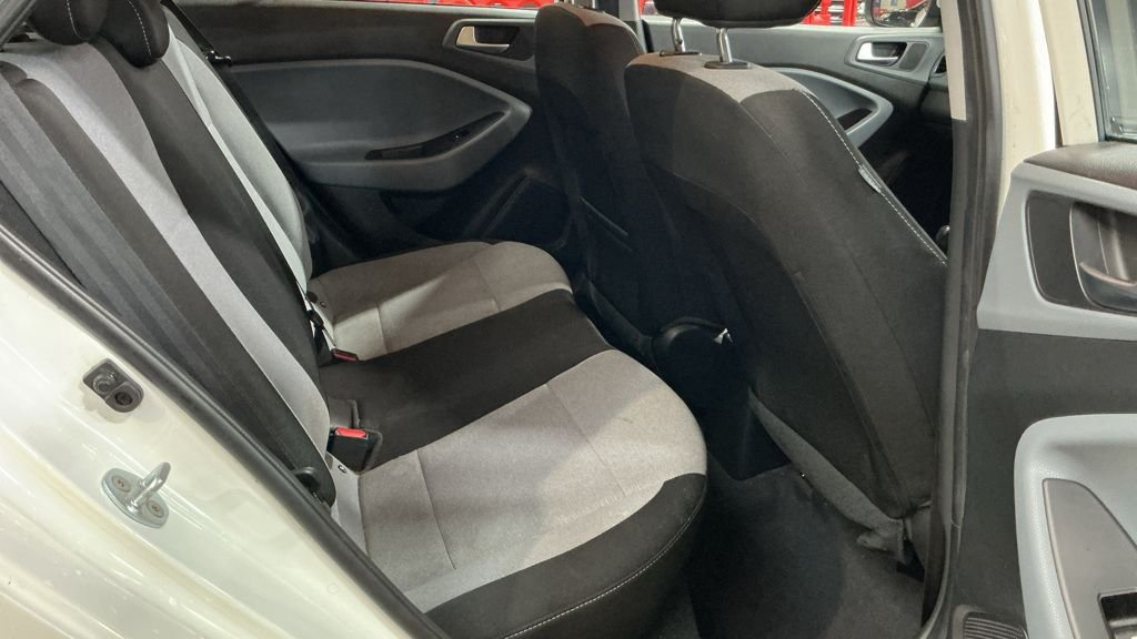 Used Hyundai i20 2016 for sale - 77667105: Photo 19