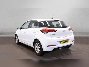 Used Hyundai i20 2016 for sale - 77667105: Photo