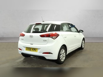 Used Hyundai i20 2016 for sale - 77667105: Photo