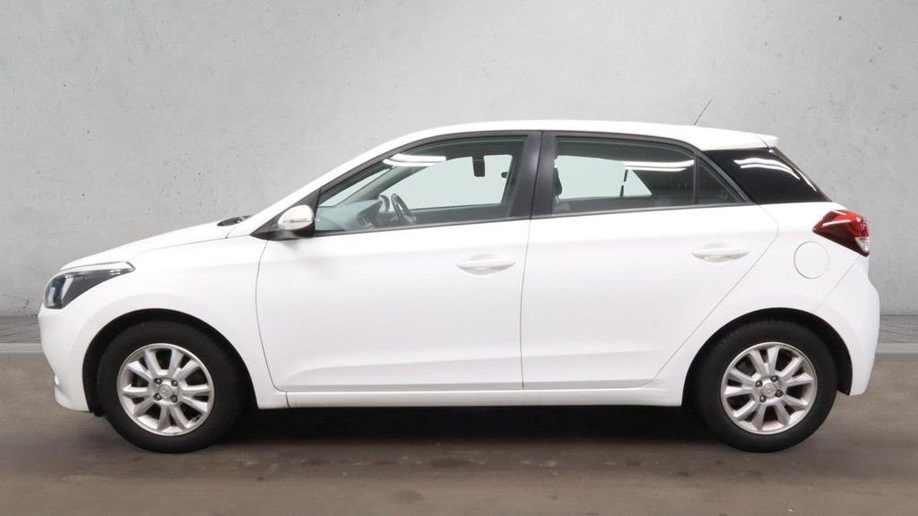 Used Hyundai i20 2016 for sale - 77667105: Photo 6