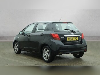 Used Toyota Yaris 2015 for sale - 77620949: Photo