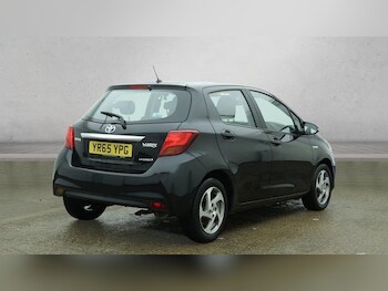 Used Toyota Yaris 2015 for sale - 77620949: Photo