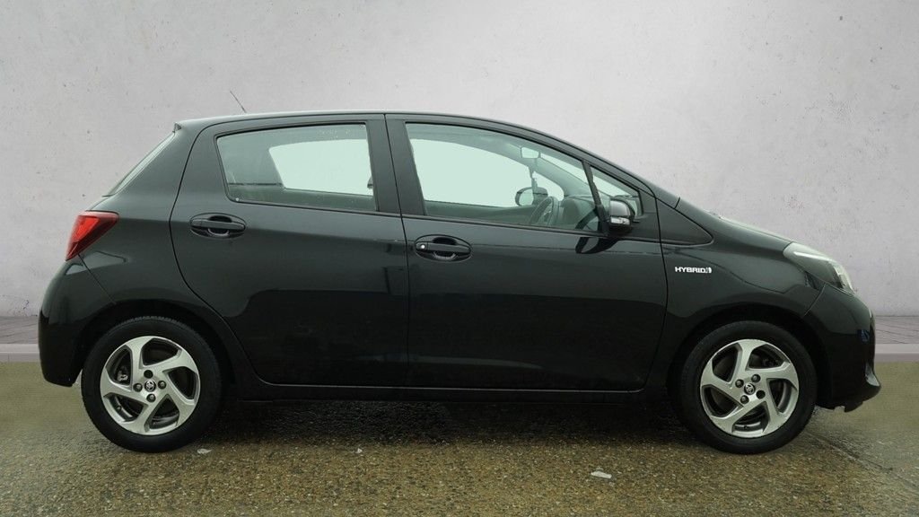Used Toyota Yaris 2015 for sale - 77620949: Photo 5