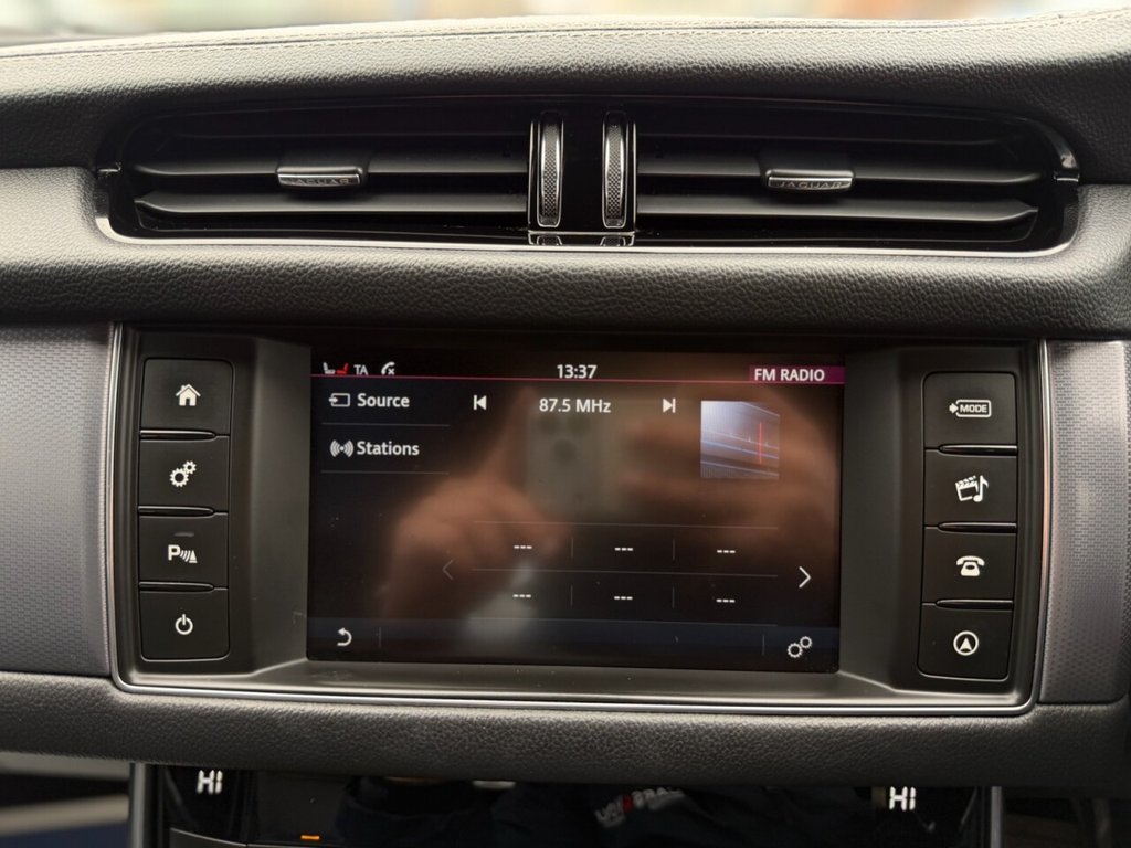 Used Jaguar XF 2016 for sale - 77558049: Photo 31