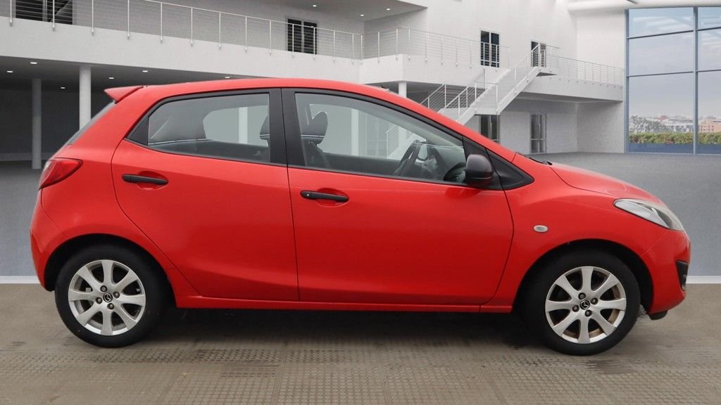 Used Mazda Mazda2 2014 for sale - 77188231: Photo 5