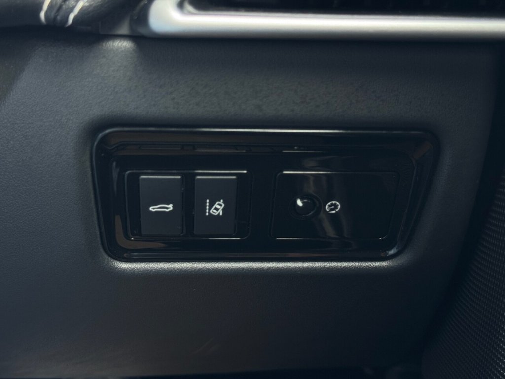 Used Jaguar XE 2017 for sale - 76454112: Photo 18