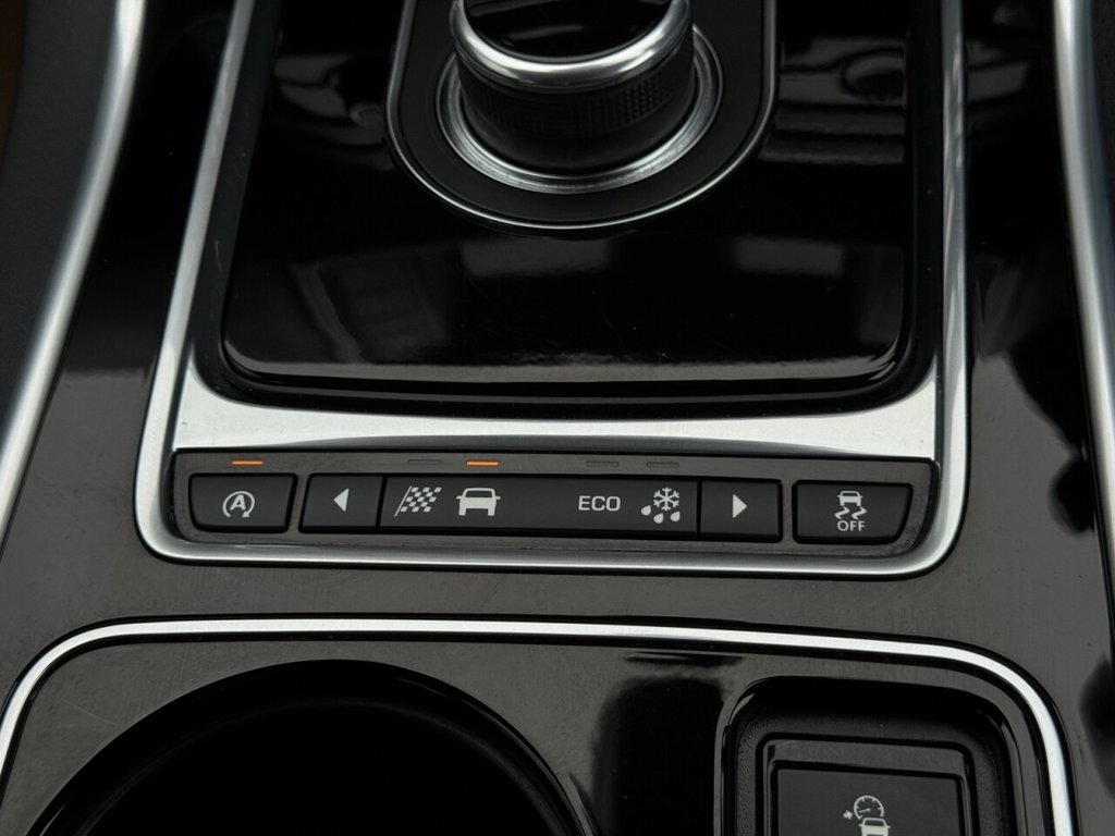 Used Jaguar XE 2017 for sale - 76454112: Photo 21