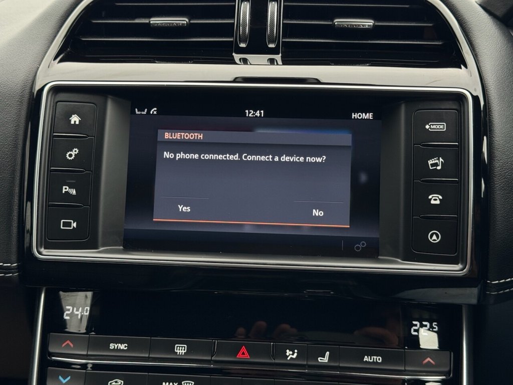 Used Jaguar XE 2017 for sale - 76454112: Photo 25