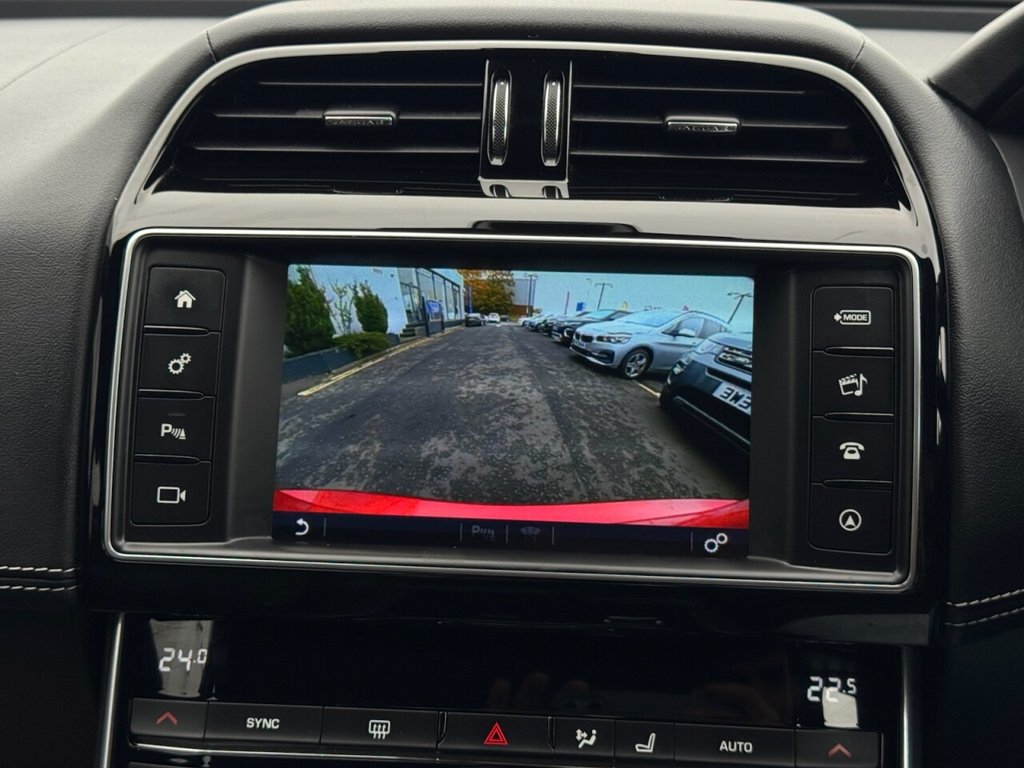 Used Jaguar XE 2017 for sale - 76454112: Photo 28