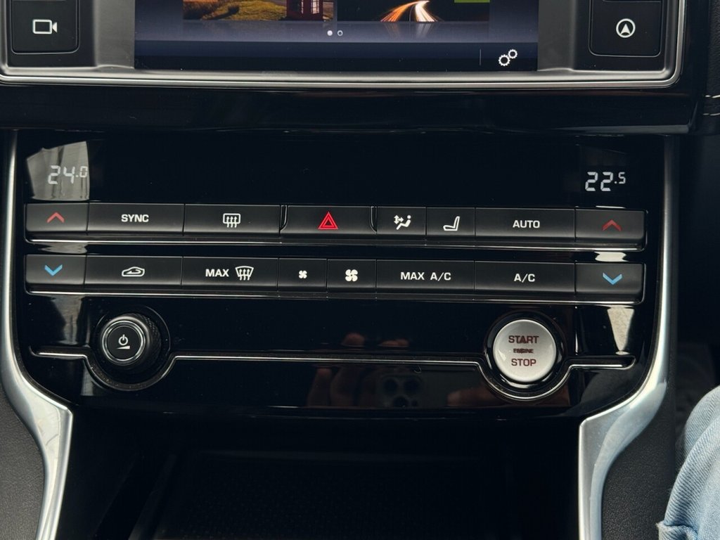 Used Jaguar XE 2017 for sale - 76454112: Photo 29