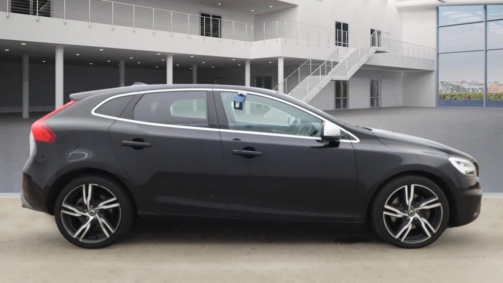 Used Volvo V40 2019 for sale - 77171631: Photo 5