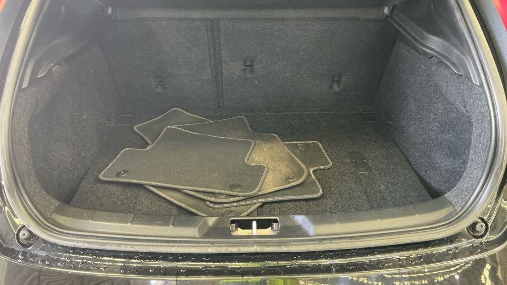 Used Volvo V40 2019 for sale - 77171631: Photo 7