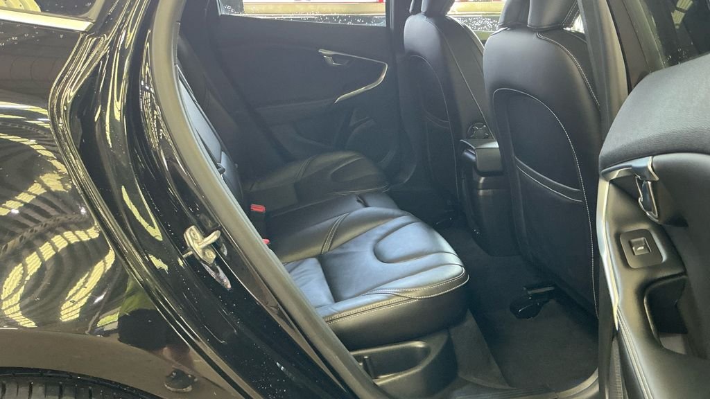 Used Volvo V40 2019 for sale - 77171631: Photo 8