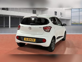 Used Hyundai i10 2018 for sale - 75559388: Photo