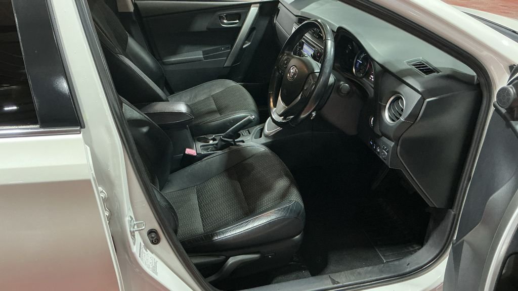 Used Toyota Auris 2013 for sale - 76986181: Photo 15