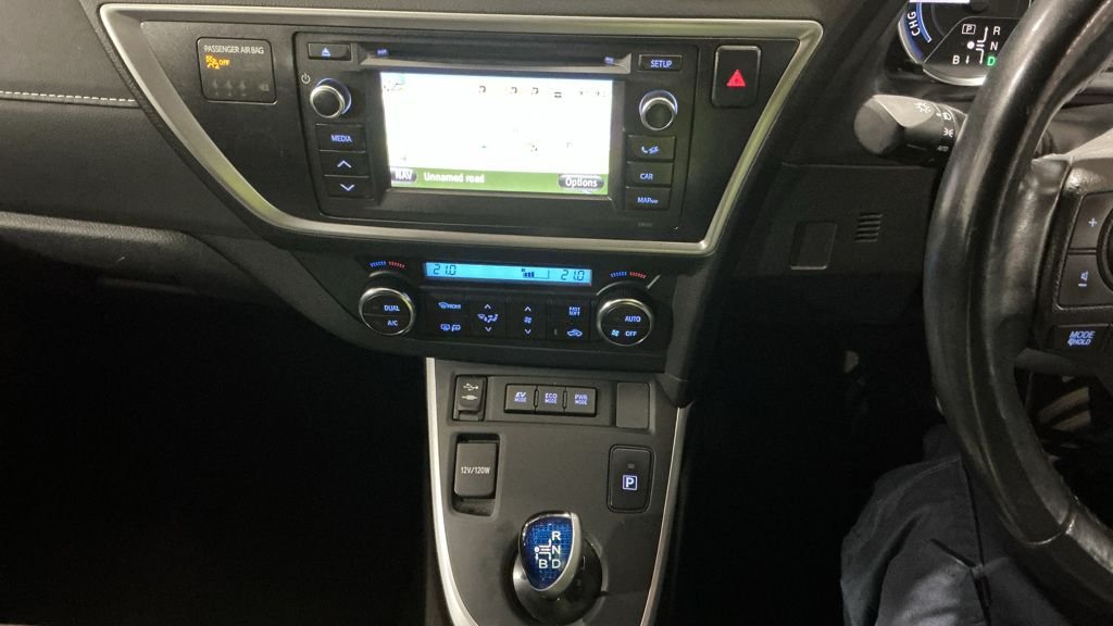 Used Toyota Auris 2013 for sale - 76986181: Photo 17