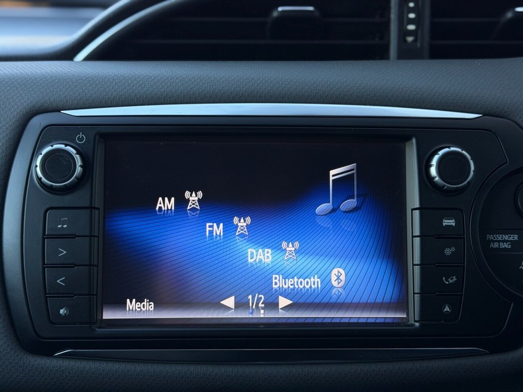 Used Toyota Yaris 2015 for sale - 77121470: Photo 22