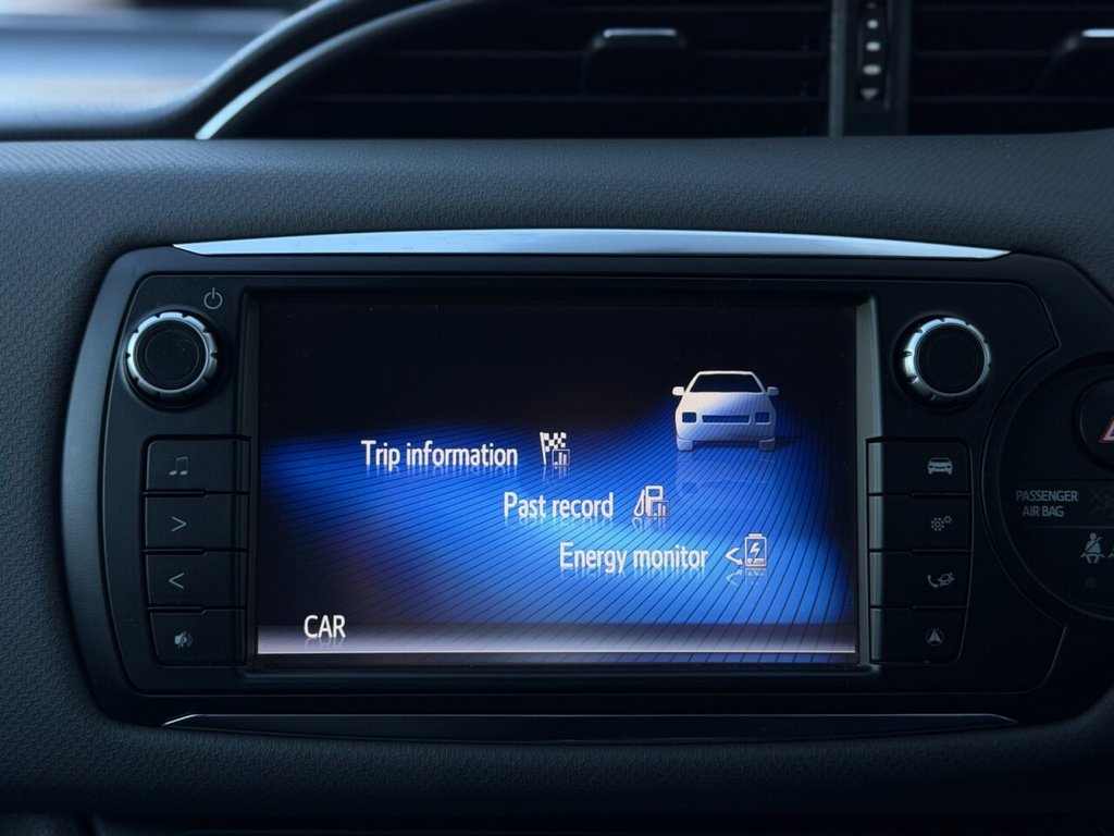 Used Toyota Yaris 2015 for sale - 77121470: Photo 25