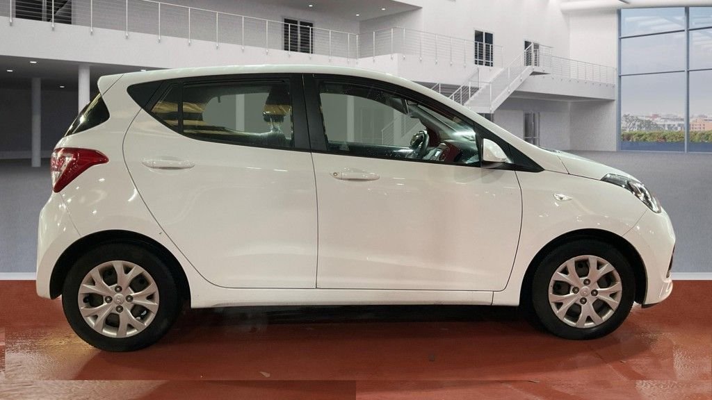 Used Hyundai i10 2016 for sale - 77368881: Photo 4