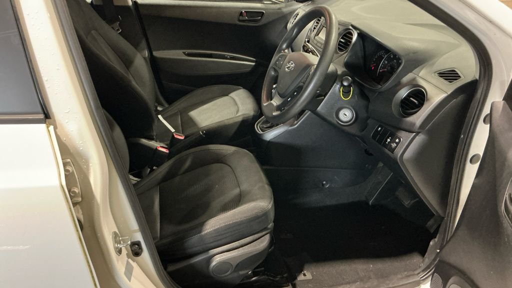 Used Hyundai i10 2017 for sale - 78016793: Photo 14