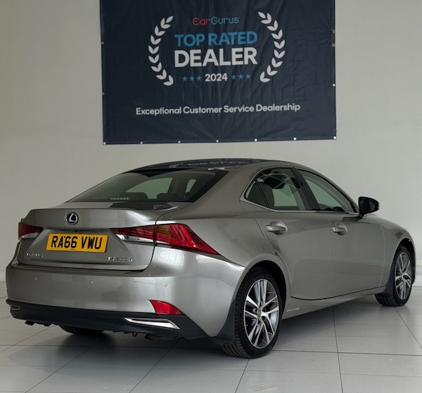 Used Lexus IS 2017 for sale - 76039893: Photo 4