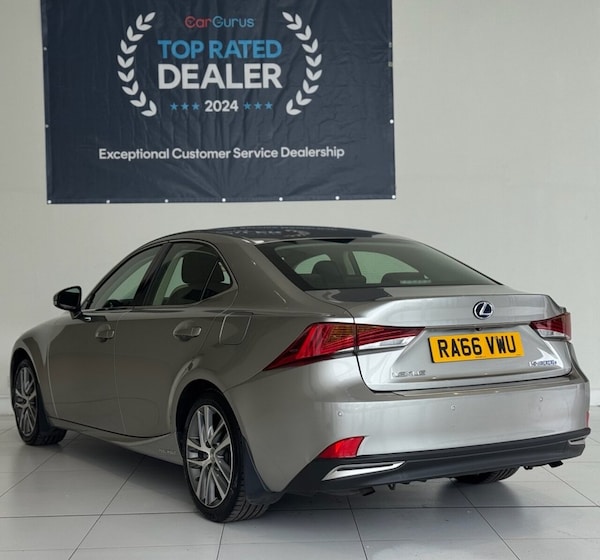 Used Lexus IS 2017 for sale - 76039893: Photo 5