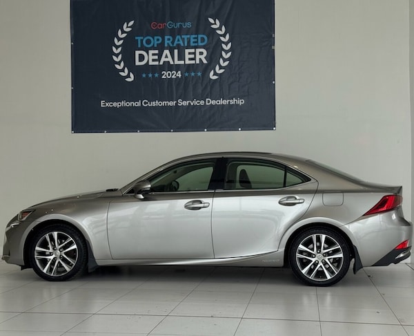 Used Lexus IS 2017 for sale - 76039893: Photo 8
