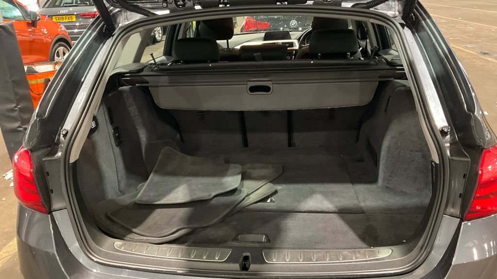 Used BMW 3 Series 2018 for sale - 76739936: Photo 7