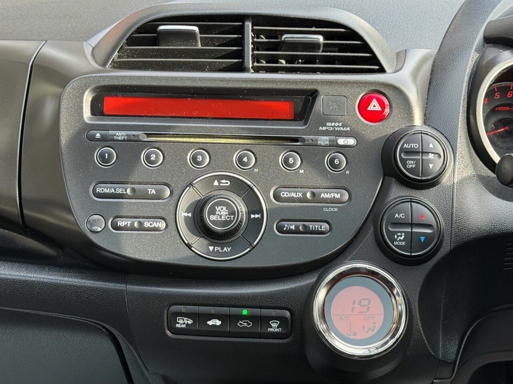 Used Honda Jazz 2012 for sale - 76256050: Photo 18