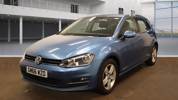 Used Volkswagen Golf 2017 for sale - 75346798: Photo 2