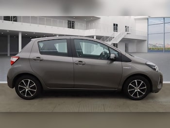 Used Toyota Yaris 2018 for sale - 76867800: Photo