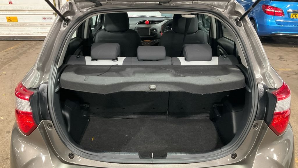 Used Toyota Yaris 2018 for sale - 76867800: Photo 6