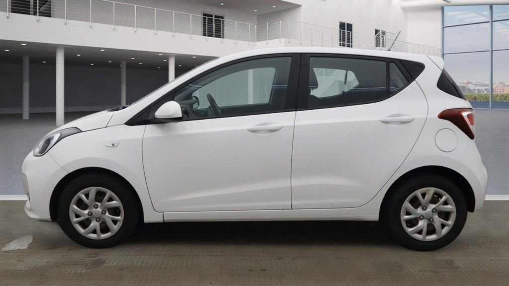 Used Hyundai i10 2017 for sale - 77708904: Photo 11