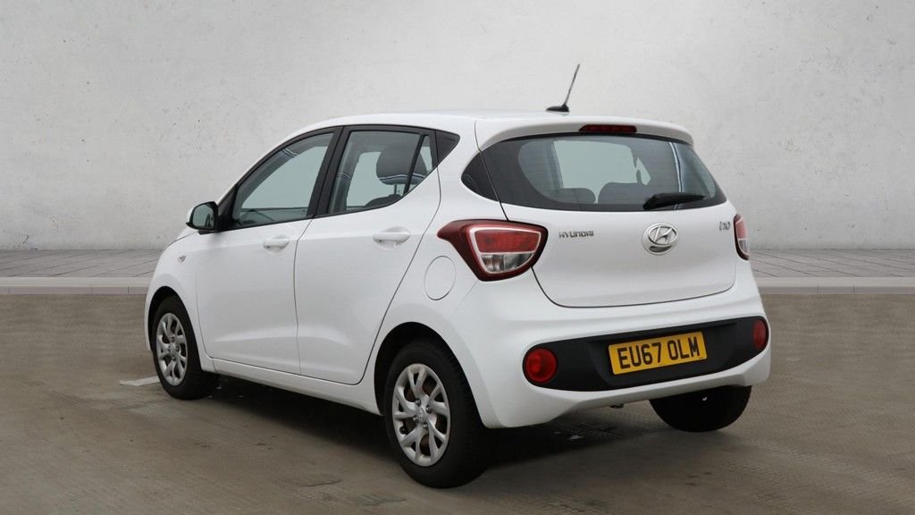 Used Hyundai i10 2017 for sale - 77708904: Photo 2