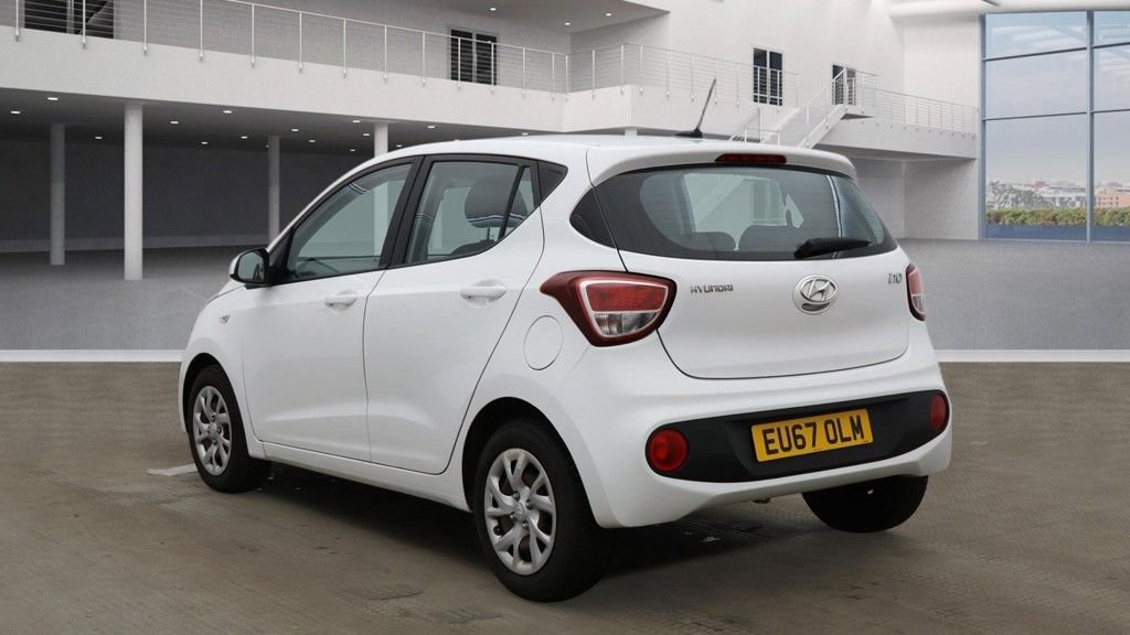 Used Hyundai i10 2017 for sale - 77708904: Photo 8