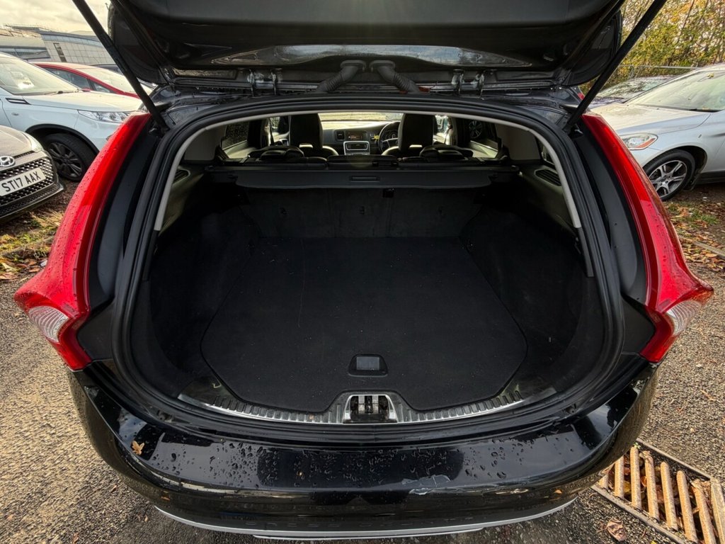 Used Volvo V60 Cross Country 2017 for sale - 76356099: Photo 13