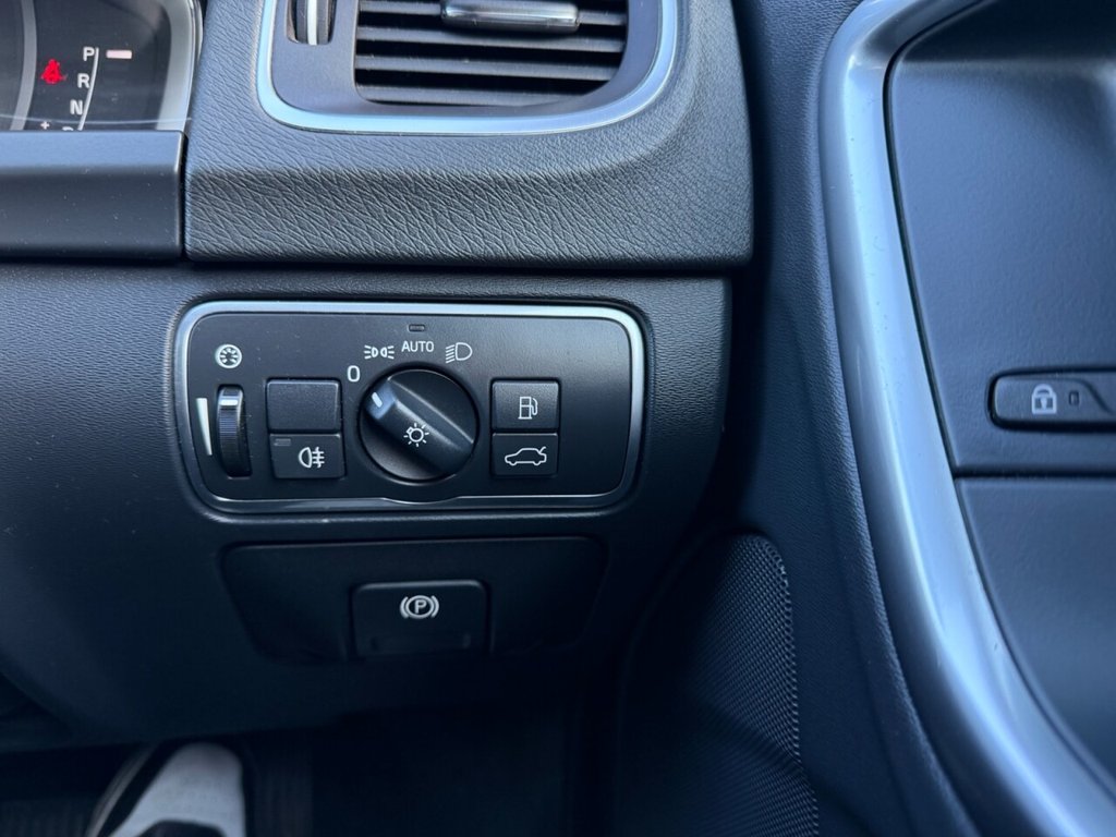 Used Volvo V60 Cross Country 2017 for sale - 76356099: Photo 21