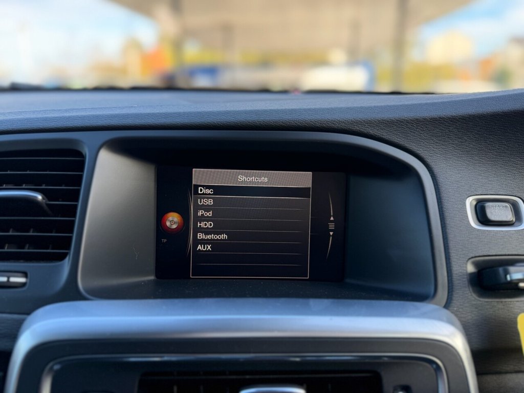 Used Volvo V60 Cross Country 2017 for sale - 76356099: Photo 27