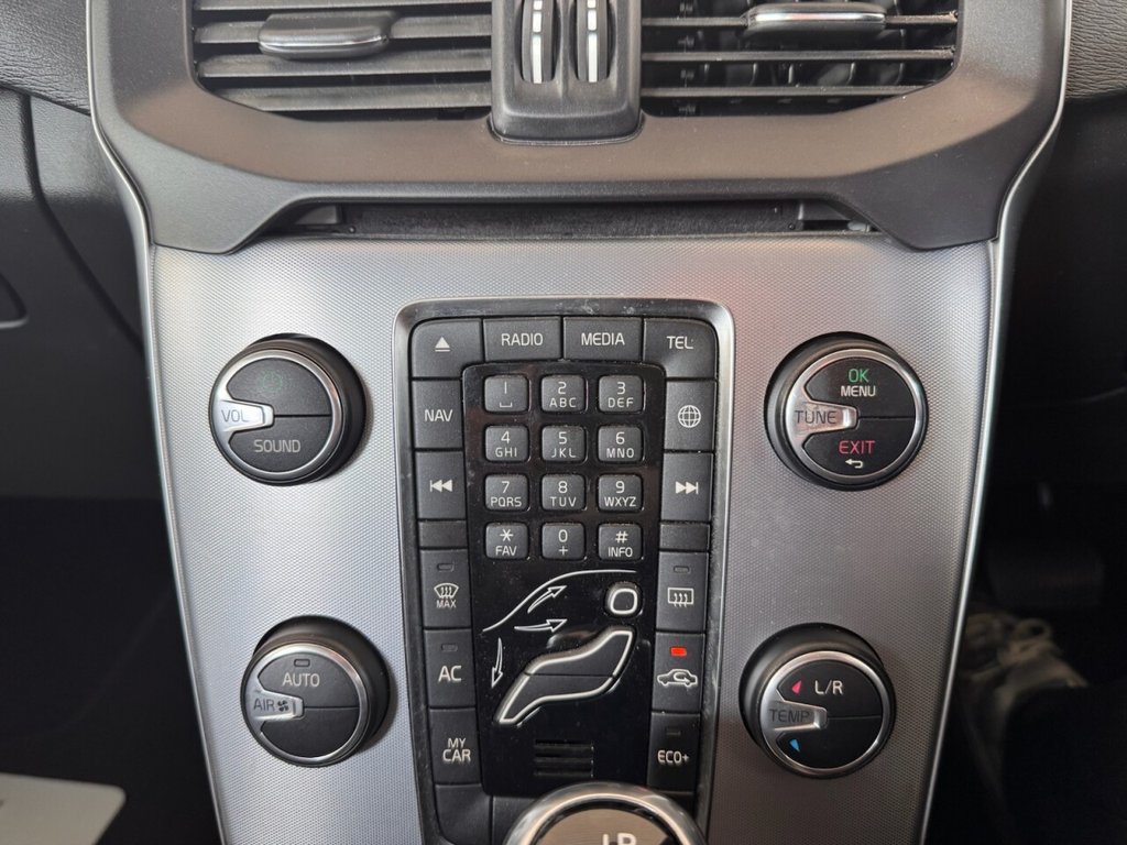Used Volvo V40 Cross Country 2018 for sale - 75753323: Photo 25