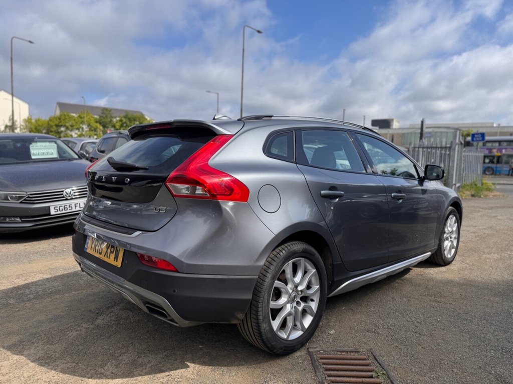 Used Volvo V40 Cross Country 2018 for sale - 75753323: Photo 7