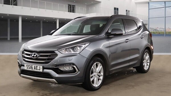 Used Hyundai Santa Fe 2016 for sale - 76236240: Photo 2